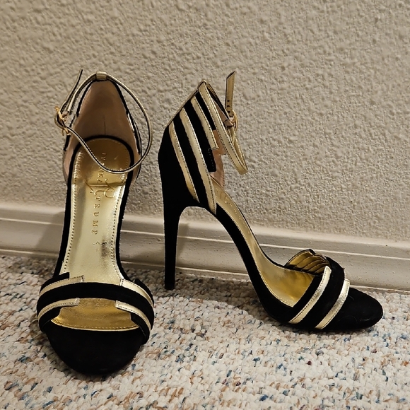 Ivanka Trump Shoes - Ivanka Trump Black and Gold High Heels